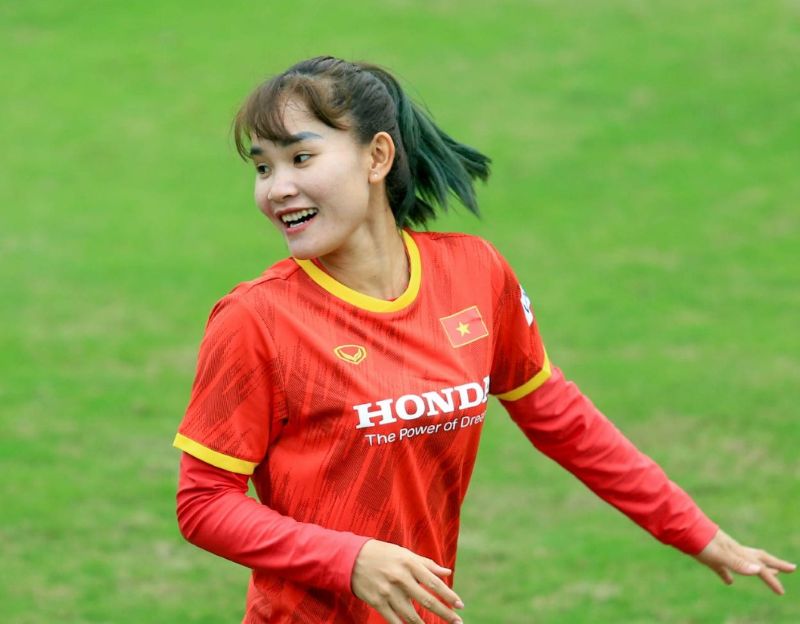 Không phô trương, không tìm kiếm hào quang, cô vẫn luôn âm thầm cống hiến cho tuyển Việt Nam