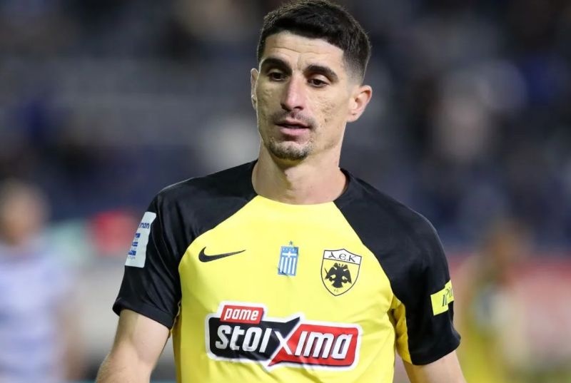 Anh nổi bật với khả năng kiến tạo, nhãn quan chiến thuật và tinh thần thi đấu bền bỉ