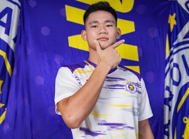 Anh nổi bật với lối chơi chắc chắn và tinh thần chiến đấu mạnh mẽ