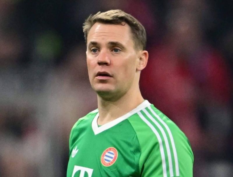 Manuel Neuer nổi bật với phong cách “sweeper-keeper” và phản xạ xuất thần