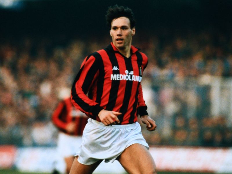 Với những bàn thắng kinh điển, Marco van Basten trở thành biểu tượng bóng đá châu Âu