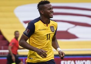 Estrada là hình mẫu tiền đạo hiện đại, tự tin và đầy khát vọng tỏa sáng trên sân cỏ quốc tế