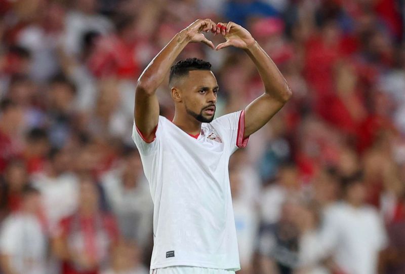 Sự kết hợp nhịp nhàng với đồng đội giúp đội bóng triển khai lối chơi mượt mà và hiệu quả